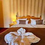 Hotel Am Markt & Brauhaus Stadtkrug 3*