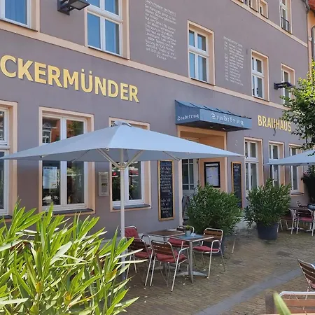 Hotel Am Markt & Brauhaus Stadtkrug 3*