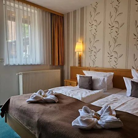 Hotel Am Markt & Brauhaus Stadtkrug 3*